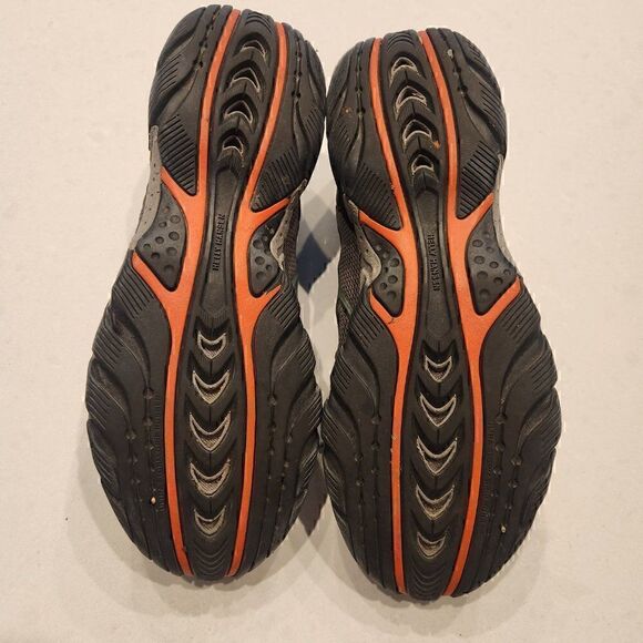 Helly Hansen mens sneaker. Size 9. - Picture 5 of 6